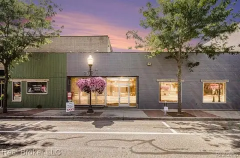 Royal Oak Commercial Sublease Opportunity