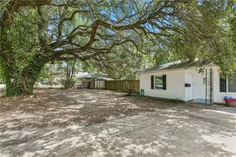 Live-Work Property with Bonus Room