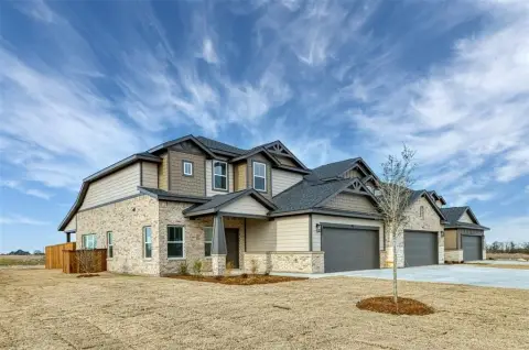 New Construction Triplex in Midlothian