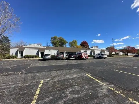 Versatile Commercial Space on Hill