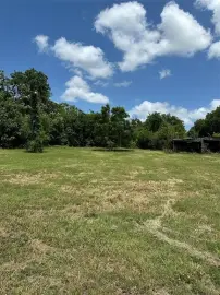 Honey Grove Oversized Land Parcel