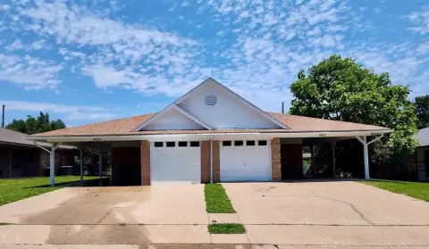 Updated Duplex in Weatherford, TX