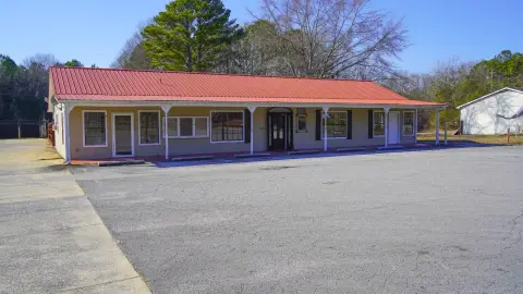 Commercial Building with Additional Lot