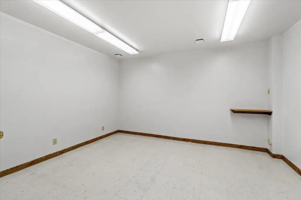 Picture 16