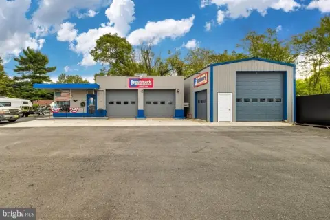 Pennsville Commercial Property with Addition