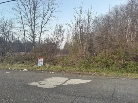 Land in Senecaville, Ohio