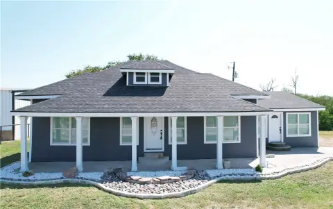 Remodeled Commercial Property in Mathis, TX