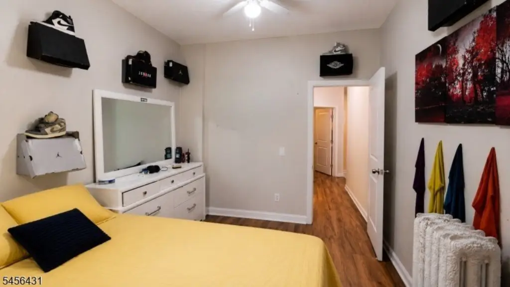 Picture 10