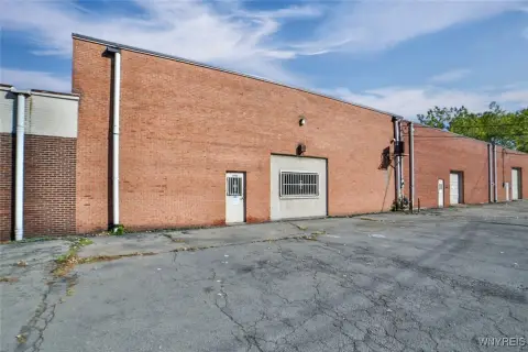 Niagara Falls Office/Warehouse Space