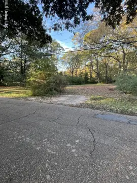 Residential Land in Jackson, MS