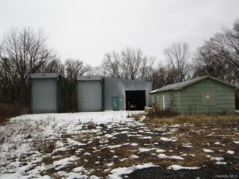 New Hampton Commercial Property For Rent