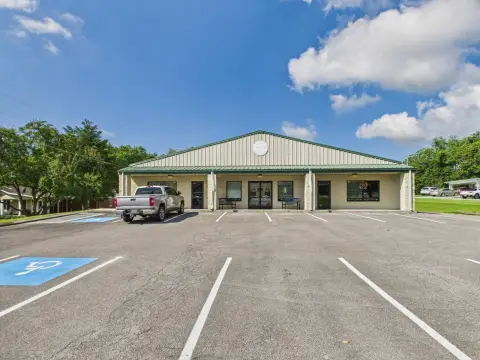 Commercial Space on Heavily Traveled Highway