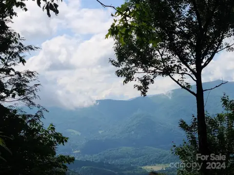 Smoky Mountains Land in Waynesville