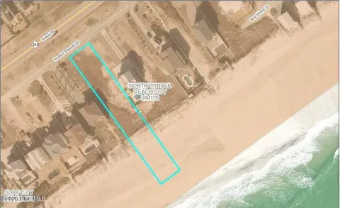 Oceanfront Building Lot in Community
