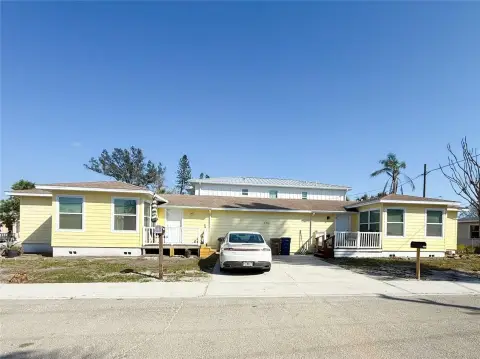 Renovated Duplex Near Madeira Beach
