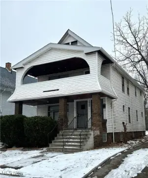 Renovated Cleveland Duplex: Income Potential