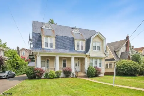 Maplewood Multi-Family Income Opportunity