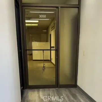 Compton Commercial Building For Lease