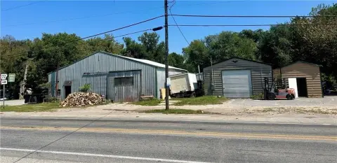 Maysville Commercial Buildings on Corner