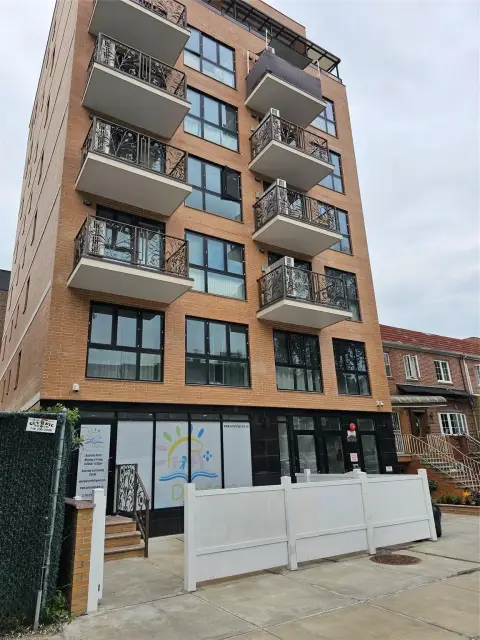 Forest Hills Retail/Daycare Opportunity