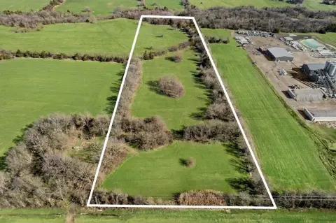 Highway Frontage Land in Whitewright