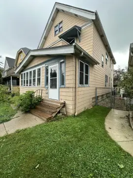 Riverwest Duplex in Milwaukee