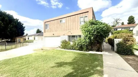 8-Unit Apartment Building
