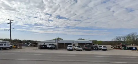 Auto Shop on Versatile Acreage