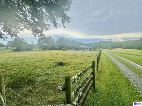 Sustainable Hobby Farm Acreage