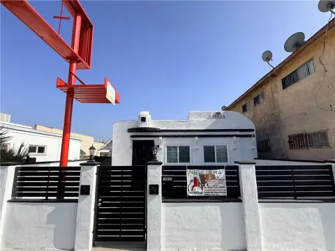 Retail/Office Space on S Western