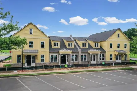 Retail Storefront with Multiple Suites