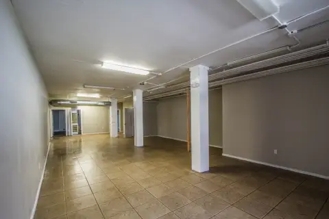 Updated Retail Space on Pleasant