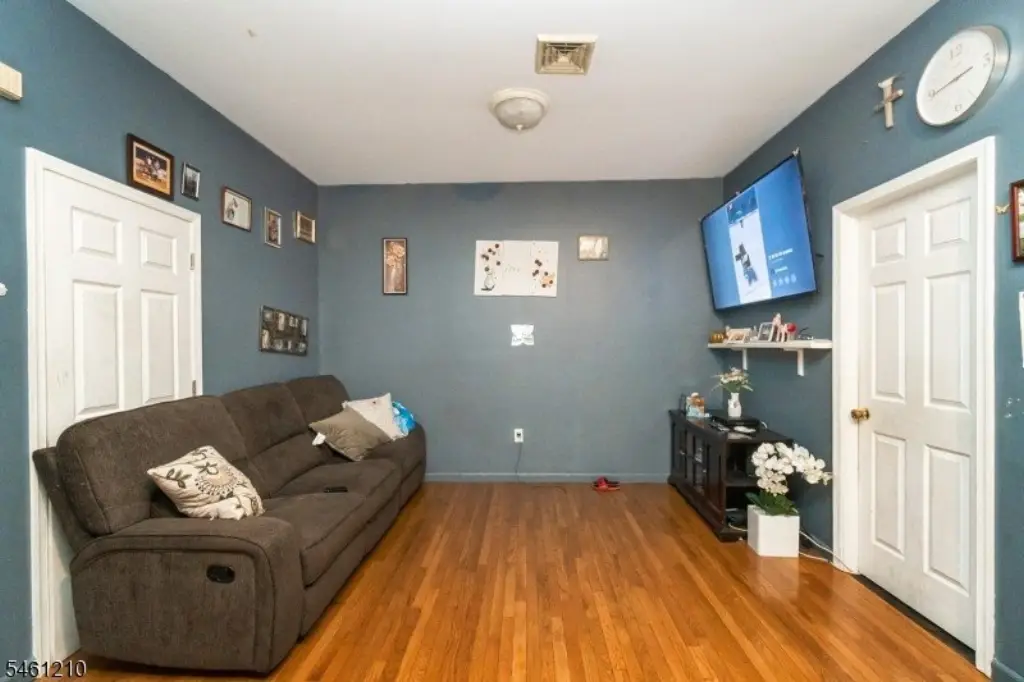 Picture 3
