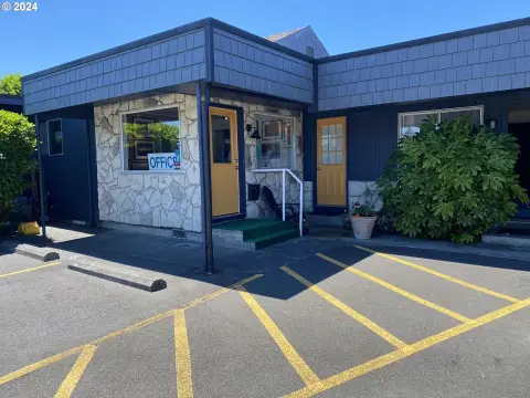 12-Room Hotel with Suite