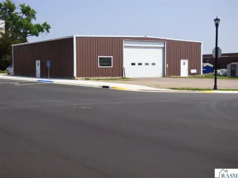 Versatile Industrial/Commercial Metal Building