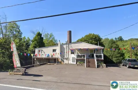 Mixed-Use Property with Restaurant