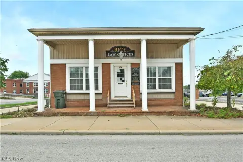 Four-Suite Office Building