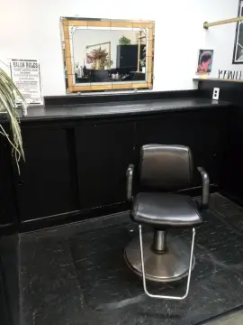 Salon Co-Working Space Available