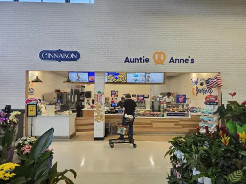 Turnkey Cinnabon & Auntie Anne's Franchise