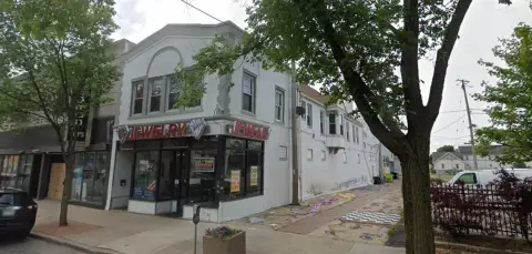Mixed-Use Building on Historic Mitchell