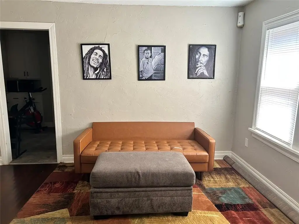 Picture 4