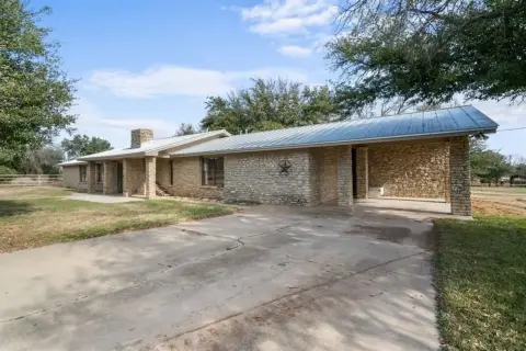 Income-Producing Horse Property Near Stephenville