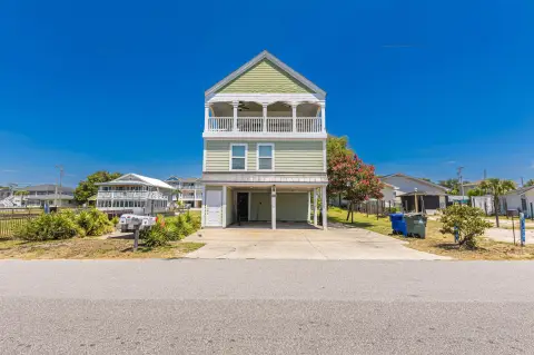 Quadplex with Ocean-View Top Floor