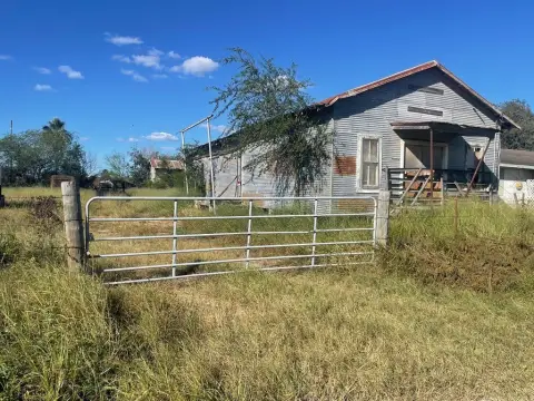 Corner Commercial Land With Warehouse