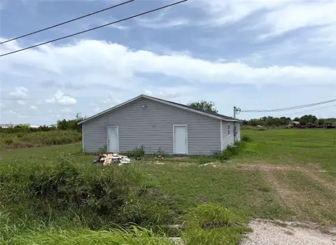 Office Units with Highway Access