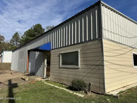 Office/Warehouse Space Near Highway 18