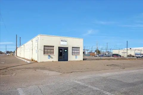 Amarillo Commercial Building on Corner