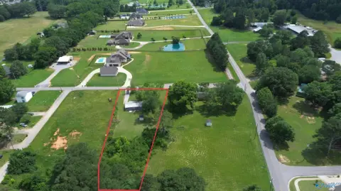 Unrestricted Lot in Hampton Cove