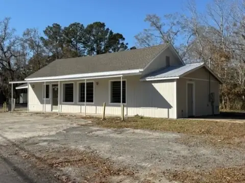 Storefront Property Near Altamaha Park
