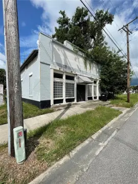 Versatile Retail/Live-Work Space in Umatilla